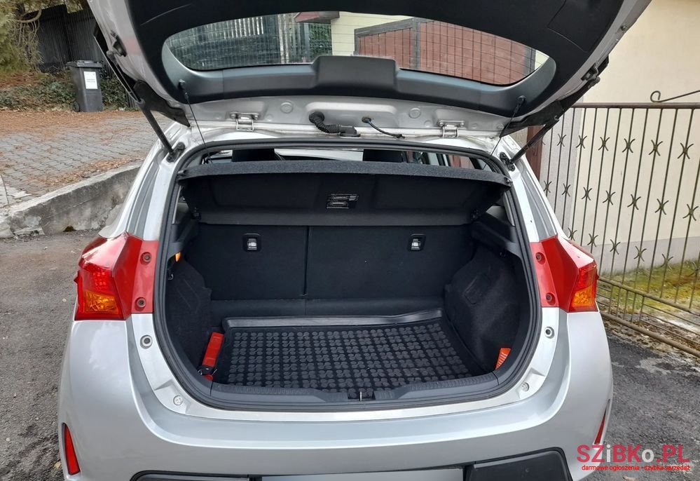 2014' Toyota Auris 1.33 Vvt-I Active photo #6