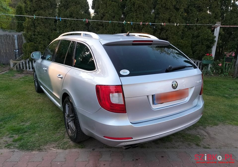 2012' Skoda Superb photo #3