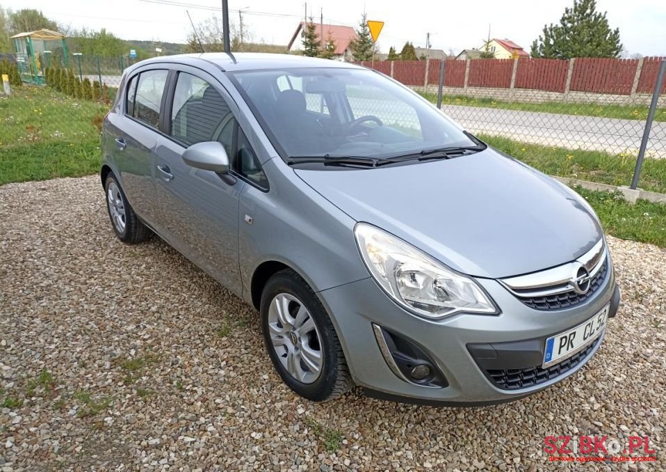 2011' Opel Corsa photo #2