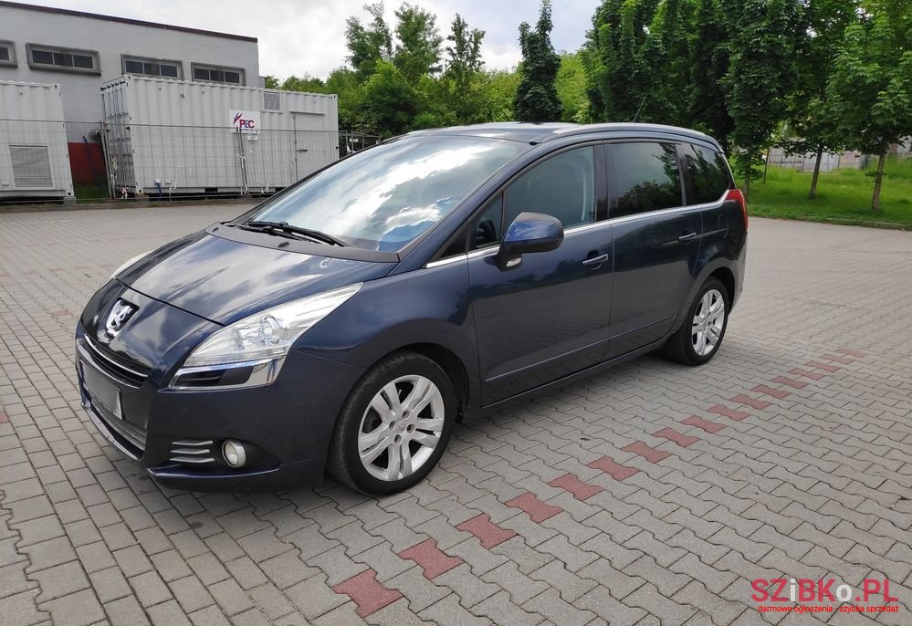 2011' Peugeot 5008 1.6 Thp Family photo #2