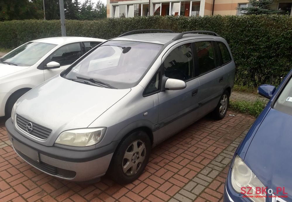 2001' Opel Zafira 1.8 16V Elegance photo #1