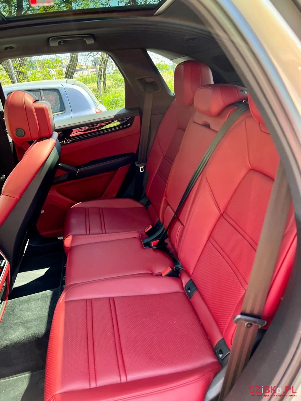 2021' Porsche Cayenne photo #5