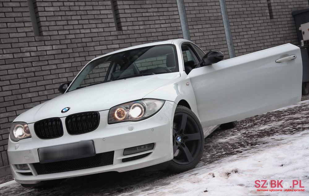 2008' BMW 1 Series photo #2