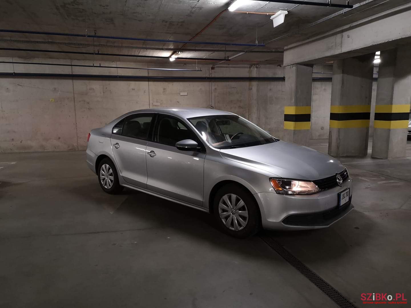 2011' Volkswagen Jetta photo #2