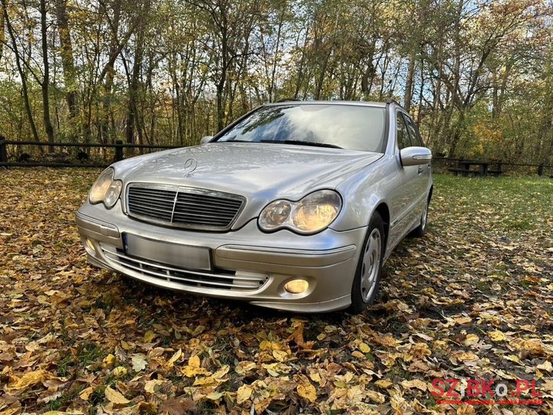 2005' Mercedes-Benz C-Class photo #1