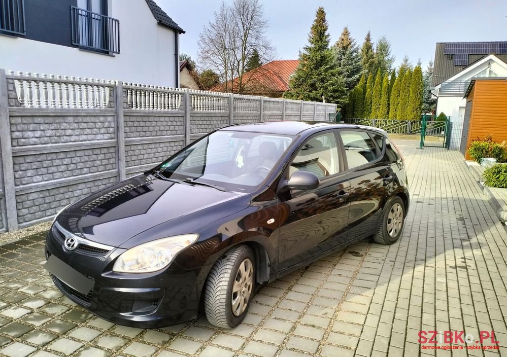 2009' Hyundai i30 1.6 Crdi Base photo #1