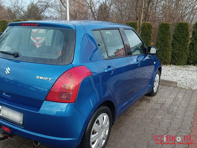2007' Suzuki Swift photo #4