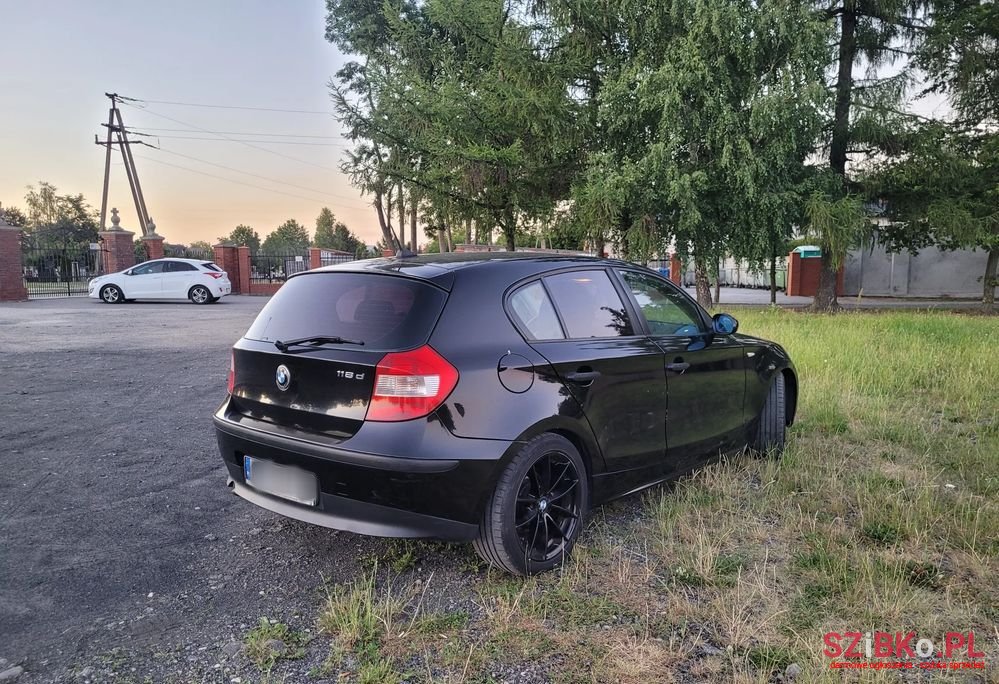 2005' BMW 1 Series 118D photo #6