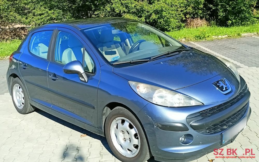 2007' Peugeot 207 1.4 Hdi Presence photo #2