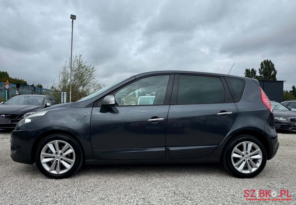 2011' Renault Scenic 1.6 16V 110 Expression photo #4