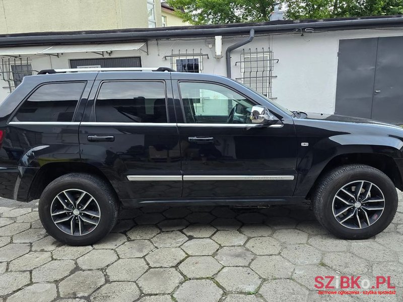 2007' Jeep Grand Cherokee photo #2