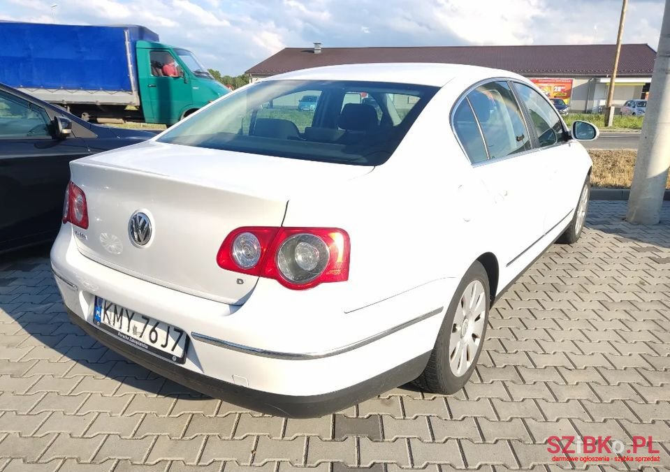 2006' Volkswagen Passat photo #4