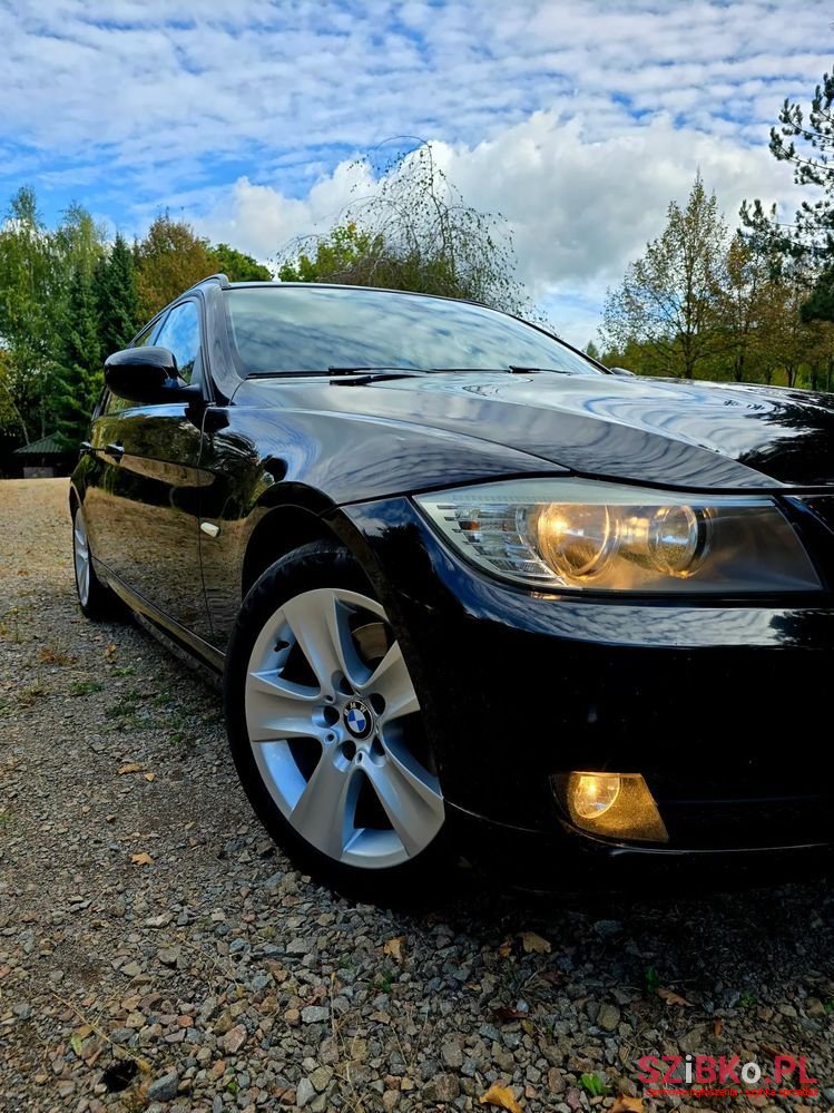 2010' BMW 3 Series 318D Dpf Touring photo #5