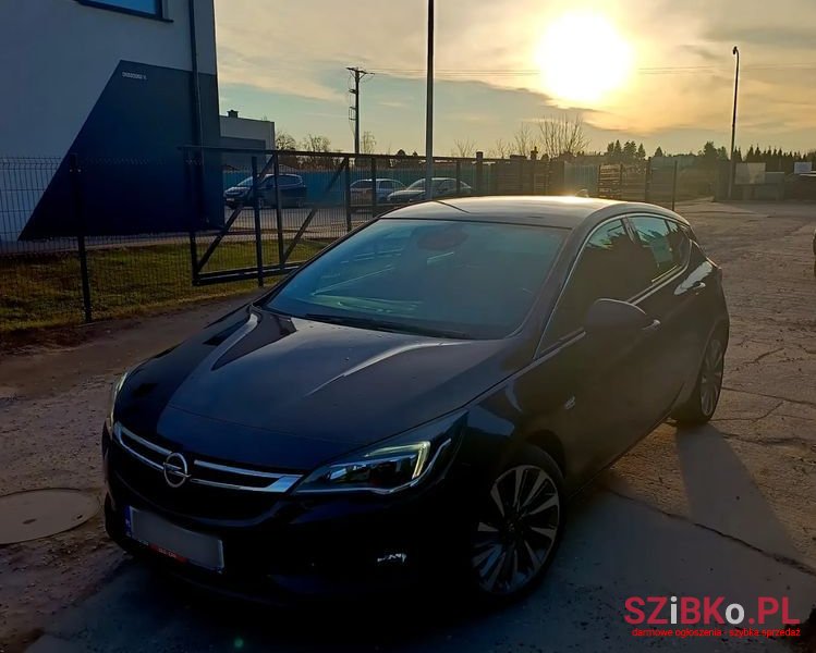 2017' Opel Astra photo #4