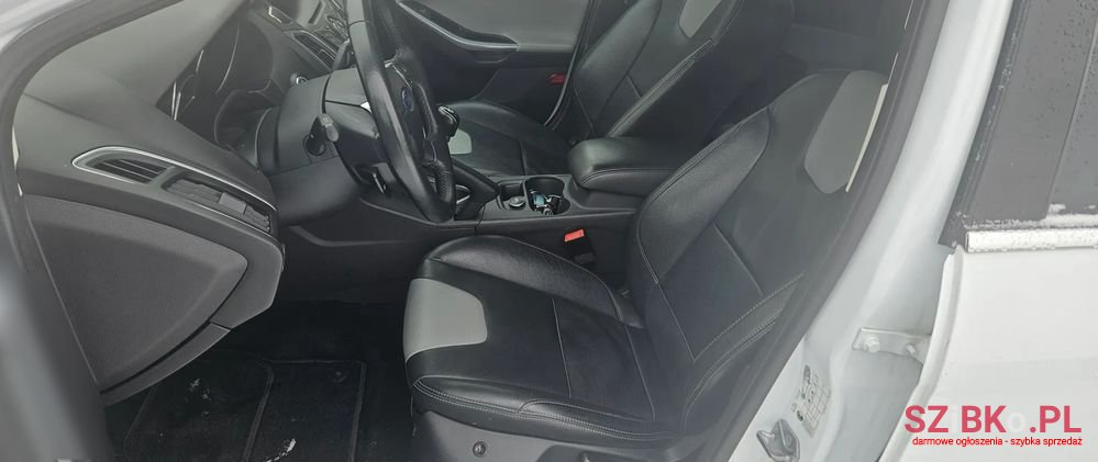 2012' Ford Focus photo #5