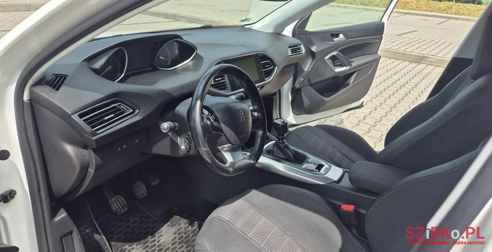 2019' Peugeot 308 photo #6