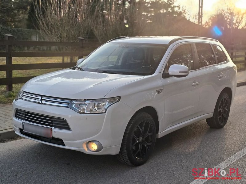 2014' Mitsubishi Outlander photo #4