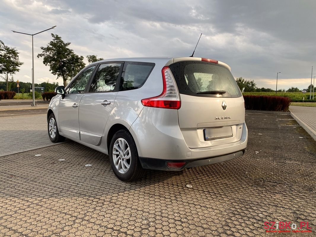 2013' Renault Scenic photo #4
