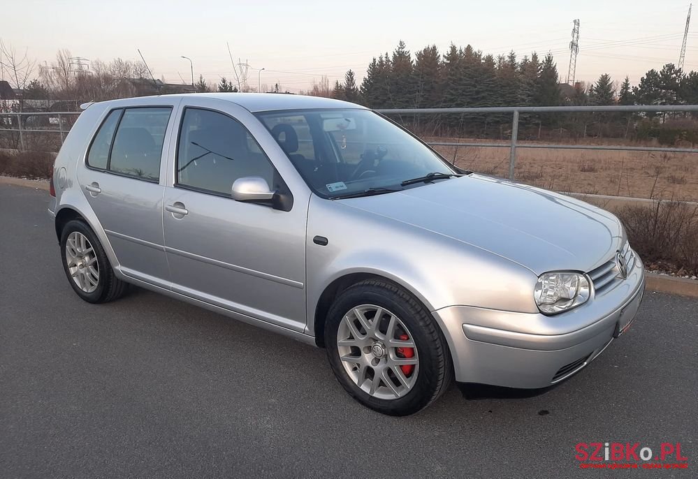 2001' Volkswagen Golf photo #2