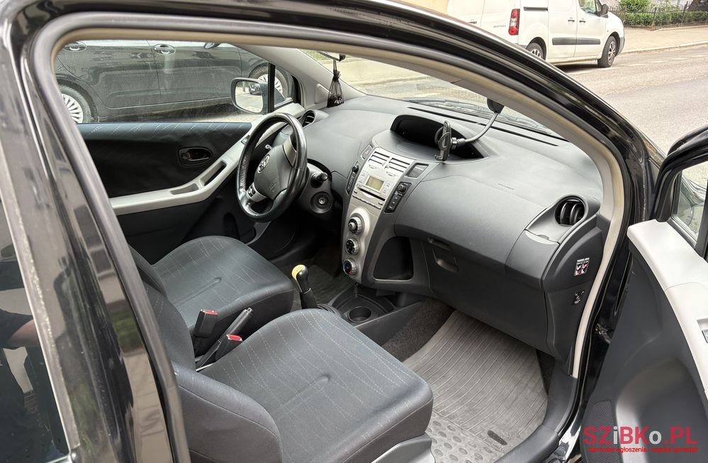 2006' Toyota Yaris 1.0 Luna A/C photo #6