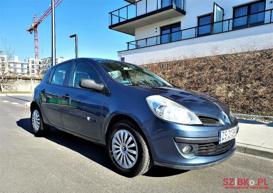 2006' Renault Clio photo #2