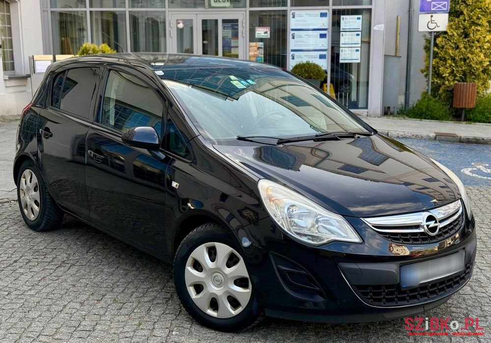 2011' Opel Corsa 1.2 16V Cosmo photo #2