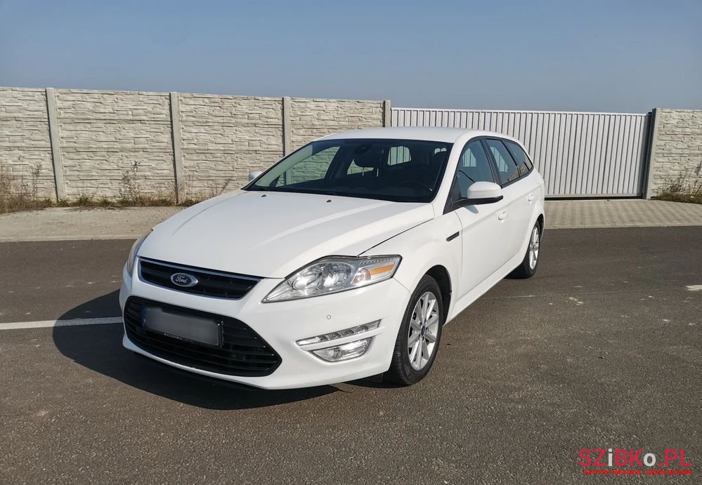 2012' Ford Mondeo photo #2