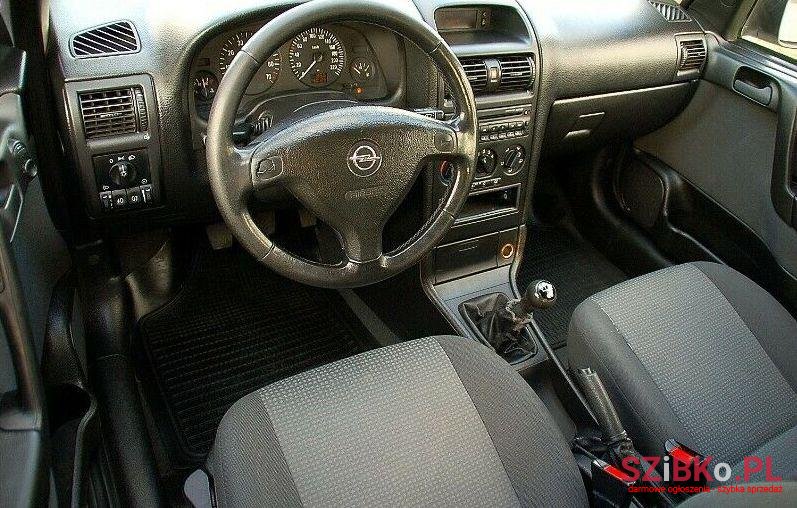 2004' Opel Astra photo #2