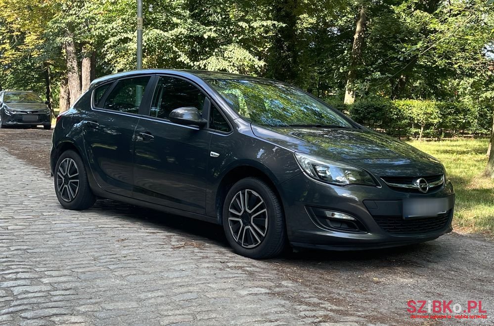 2014' Opel Astra 1.6 Active photo #1
