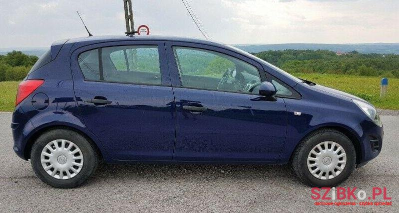 2014' Opel Corsa photo #1