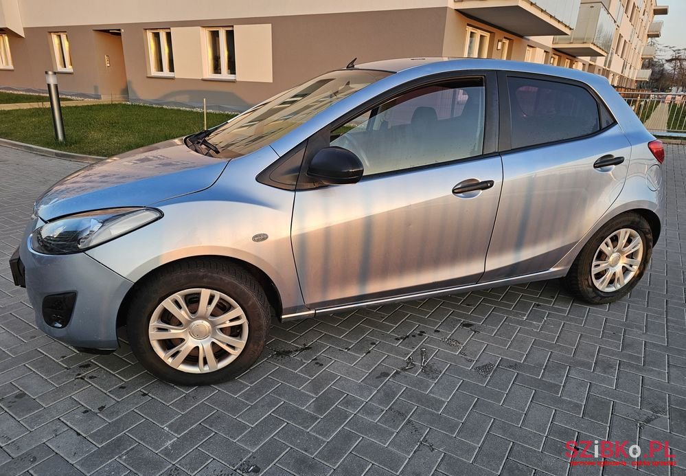 2013' Mazda 2 photo #3