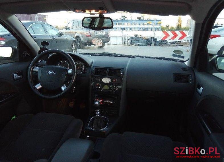 2001' Ford Mondeo photo #2