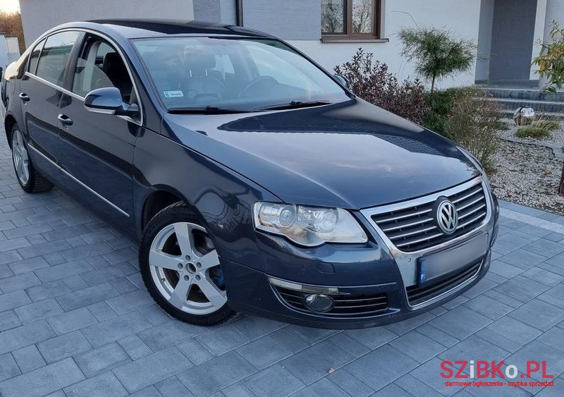 2008' Volkswagen Passat photo #3