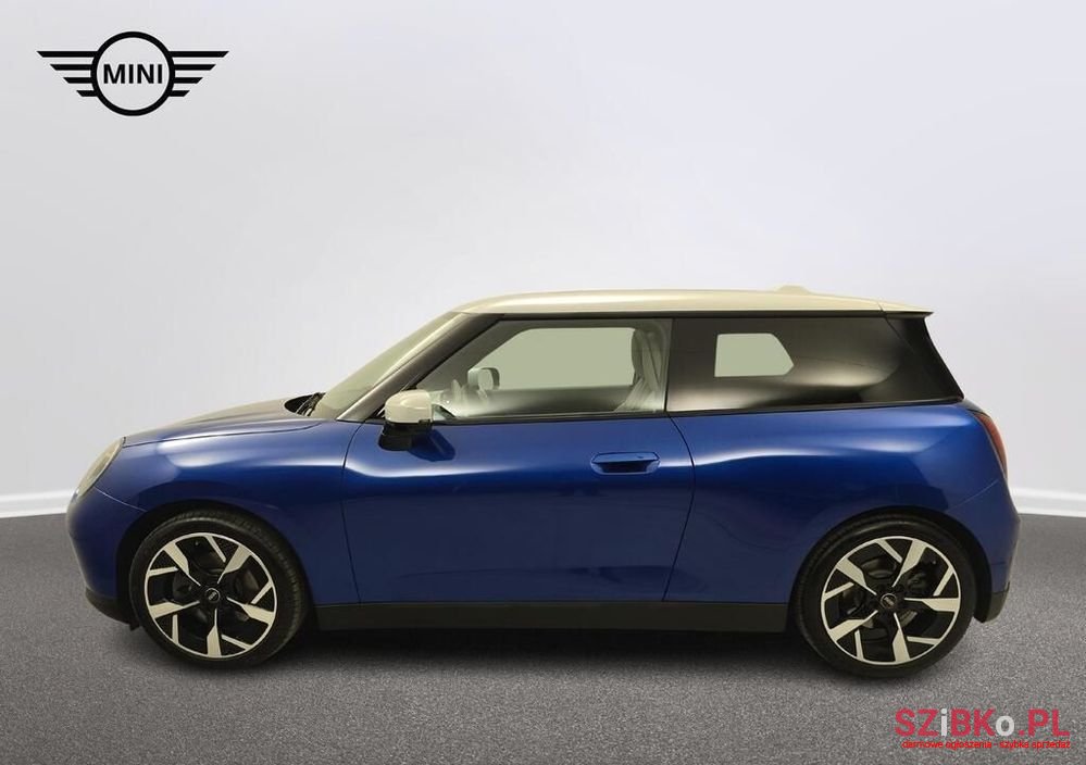 2023' MINI Cooper photo #5