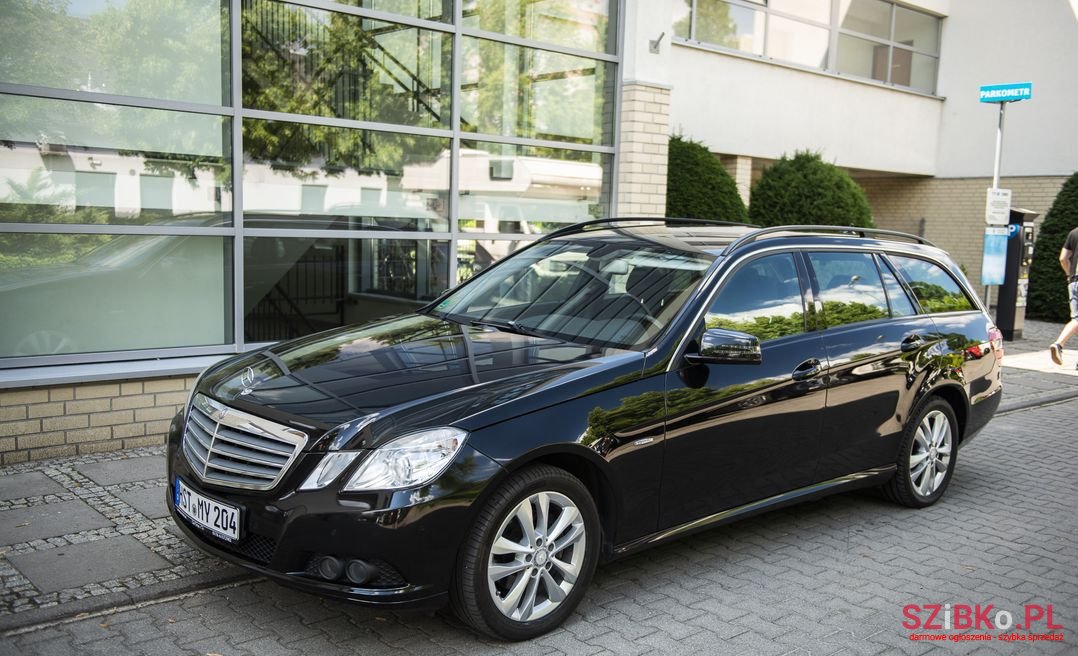 2010' Mercedes-Benz Klasa E photo #2