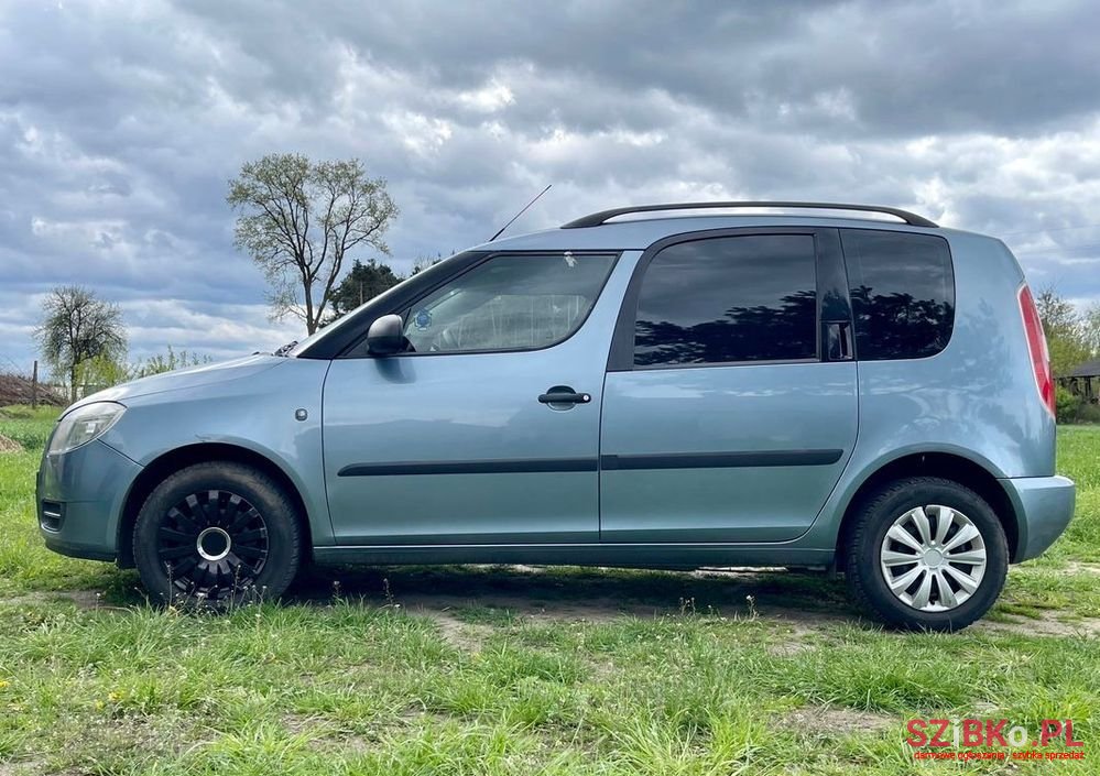 2007' Skoda Roomster photo #2