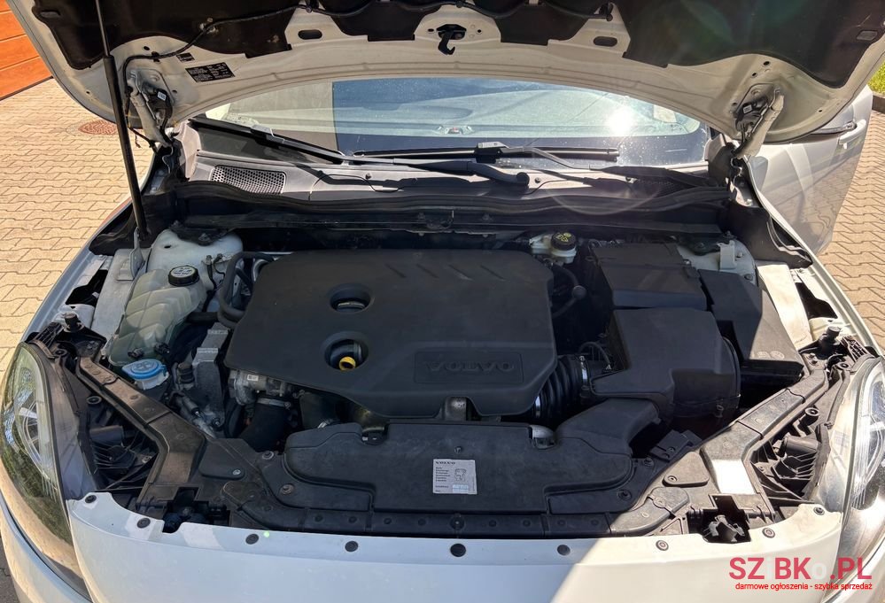 2012' Volvo V40 D2 Momentum photo #4