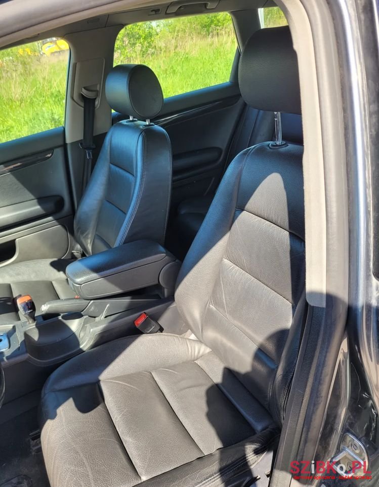 2004' Audi A4 Avant photo #6