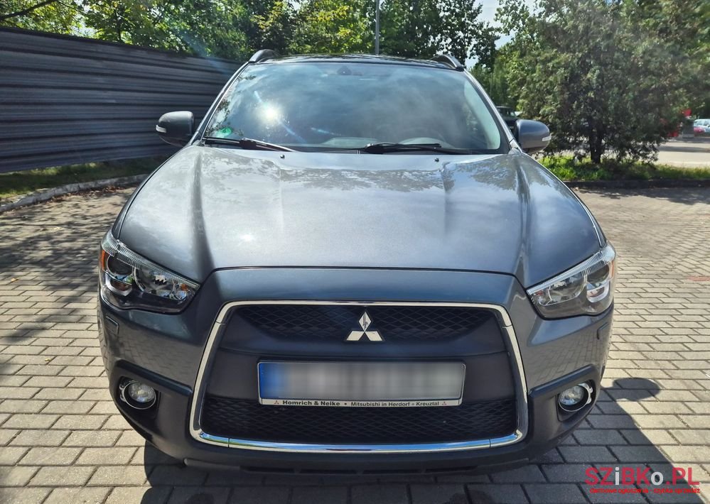 2011' Mitsubishi ASX photo #2