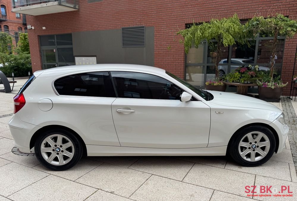 2008' BMW 1 Series photo #2