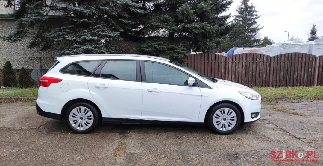 2017' Ford Focus photo #5