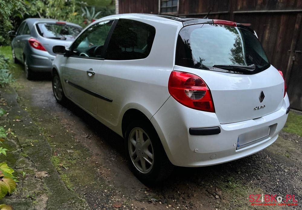 2007' Renault Clio photo #5
