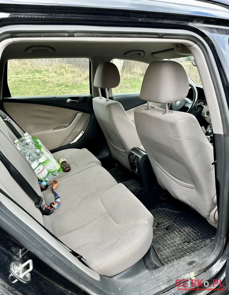 2006' Volkswagen Passat photo #5