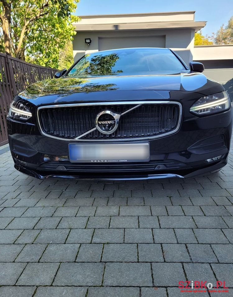 2017' Volvo S90 D4 Momentum photo #2