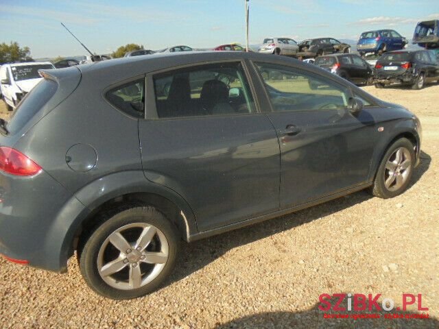 2009' SEAT Leon photo #3