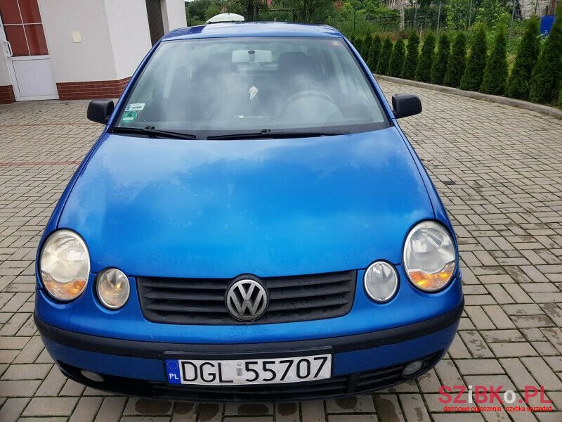 2002' Volkswagen Polo photo #4