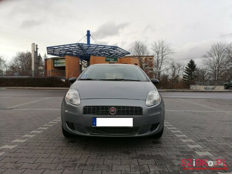 2009' Fiat Punto photo #1
