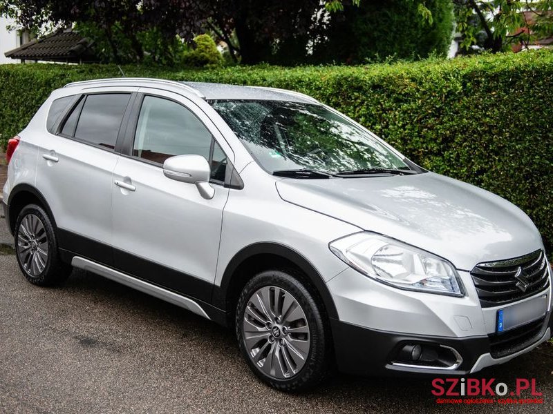 2015' Suzuki SX4 S-Cross photo #3