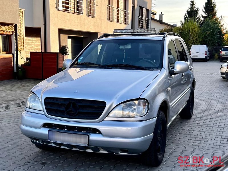 2000' Mercedes-Benz Ml 270 Cdi photo #4