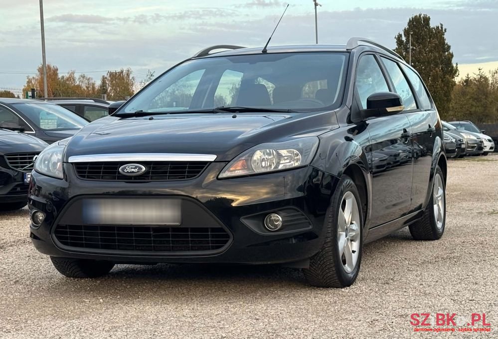 2010' Ford Focus photo #3